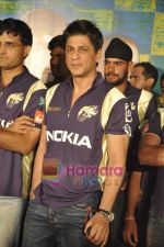 Shahrukh Khan ties up with XXX energy drink for Kolkatta Knight Riders and jersey launch in MCA on 9th March 2010 (22).JPG